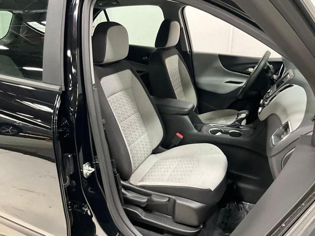Photo of 2024 Mosaic Black Metallic Chevrolet Equinox