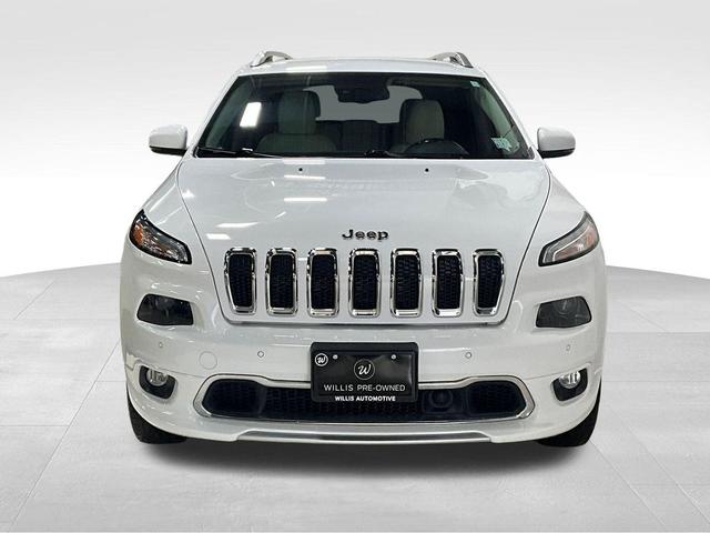 Photo of 2018 Bright White Clearcoat Jeep Cherokee