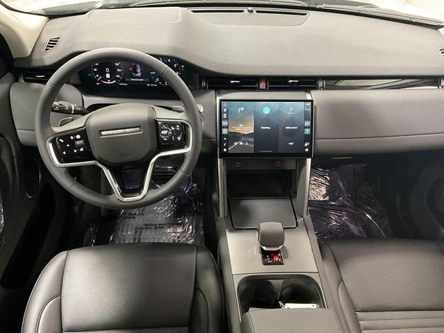Photo of 2024 Fuji White Land Rover Discovery Sport