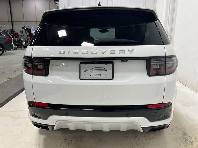 Photo of 2024 Fuji White Land Rover Discovery Sport