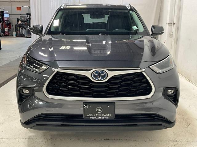 Photo of 2021 Blizzard Pearl Toyota Highlander Hybrid