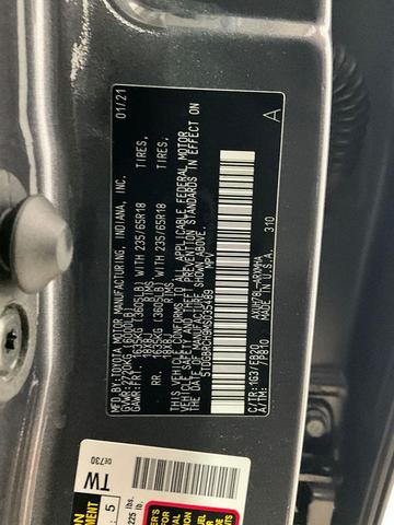 Photo of 2021 Blizzard Pearl Toyota Highlander Hybrid
