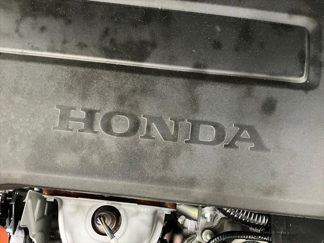 Photo of 2024 Platinum White Pearl Honda CR-V Hybrid
