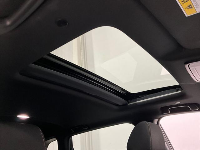Photo of 2024 Platinum White Pearl Honda CR-V Hybrid