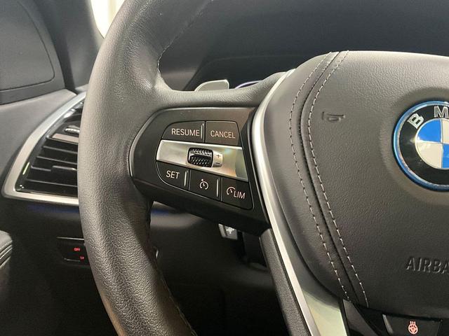 Photo of 2023 Mineral White Metallic BMW X5 PHEV