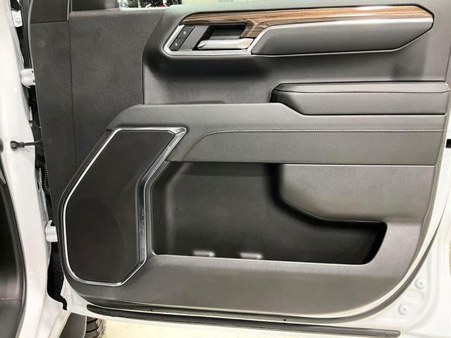 Photo of 2023 Summit White Chevrolet Silverado 1500