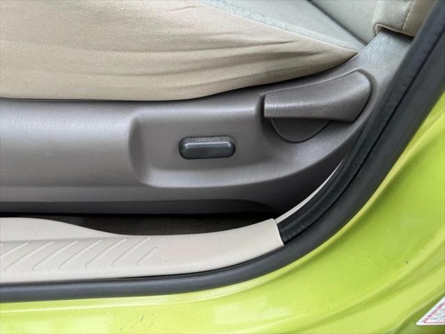 Photo of 2012 Lime Squeeze Metallic Ford Escape