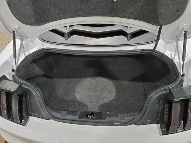 Photo of 2018 OXFORD WHITE Ford Mustang