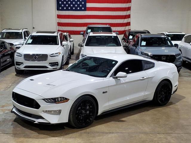 Photo of 2018 OXFORD WHITE Ford Mustang