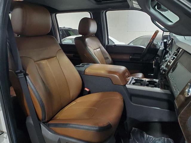 Photo of 2016 WHITE PLATINUM MET TRI-COAT Ford F-250