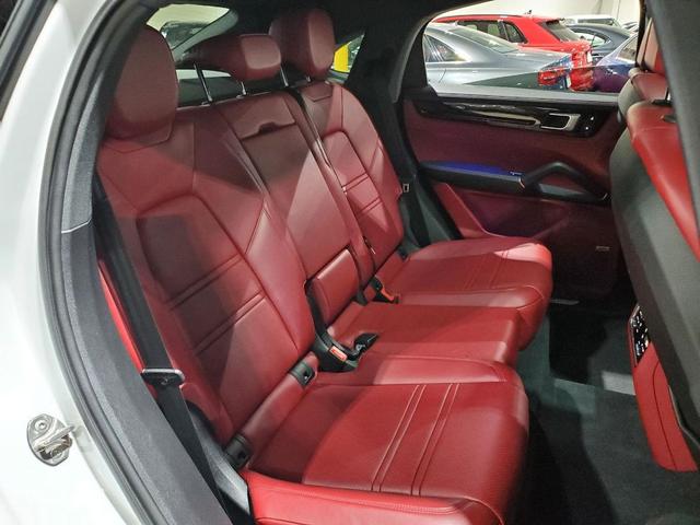 Photo of 2021 Carrara White Metallic Porsche Cayenne