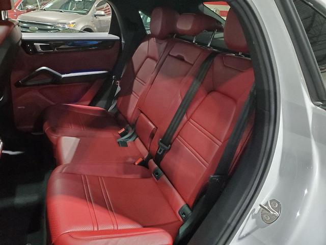 Photo of 2021 Carrara White Metallic Porsche Cayenne
