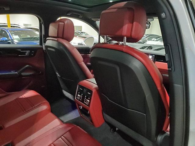 Photo of 2021 Carrara White Metallic Porsche Cayenne