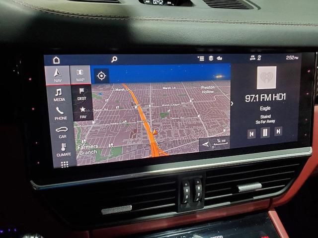Photo of 2021 Carrara White Metallic Porsche Cayenne
