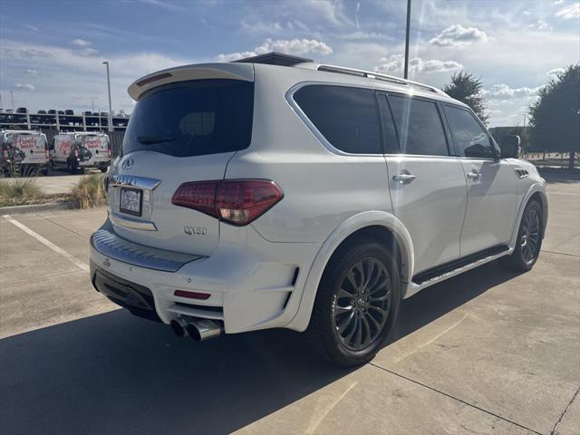 Photo of 2017 Majestic White INFINITI QX80