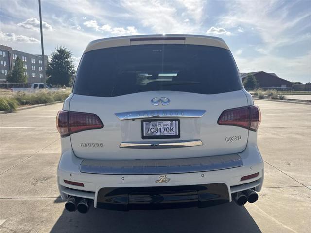 Photo of 2017 Majestic White INFINITI QX80