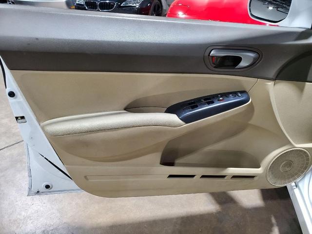 Photo of 2008 Taffeta White Honda Civic