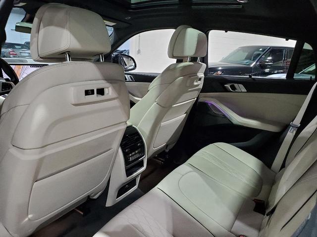 Photo of 2021 Carbon Black Metallic BMW X6