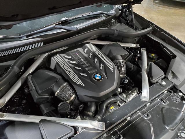 Photo of 2021 Carbon Black Metallic BMW X6