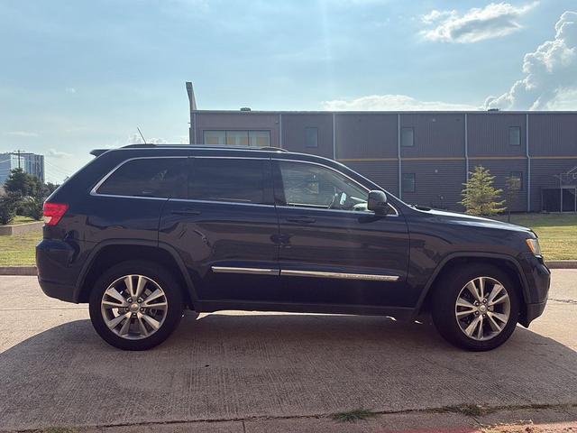 Photo of 2013 True Blue Pearl Jeep Grand Cherokee
