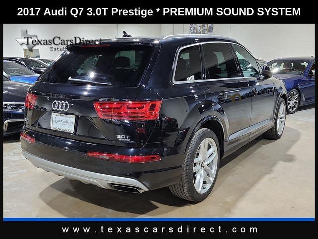 Photo of 2017 Orca Black Metallic Audi Q7