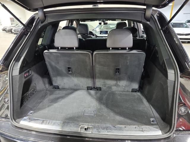 Photo of 2017 Orca Black Metallic Audi Q7