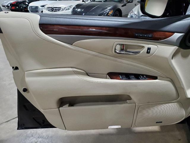 Photo of 2013 Obsidian Lexus LS 460