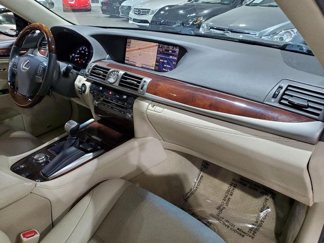 Photo of 2013 Obsidian Lexus LS 460