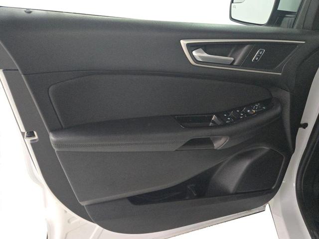 Photo of 2017 White Ford Edge