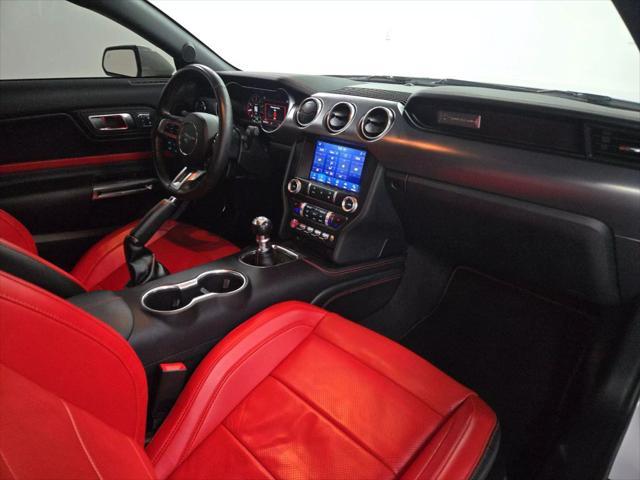 Photo of 2021 White Ford Mustang