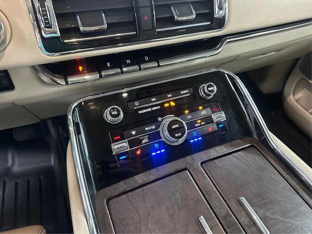 Photo of 2019 Black Lincoln Navigator L