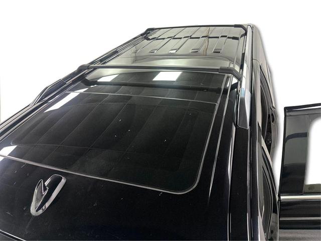 Photo of 2019 Black Lincoln Navigator L