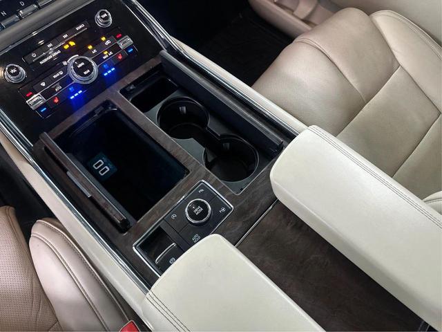 Photo of 2019 Black Lincoln Navigator L
