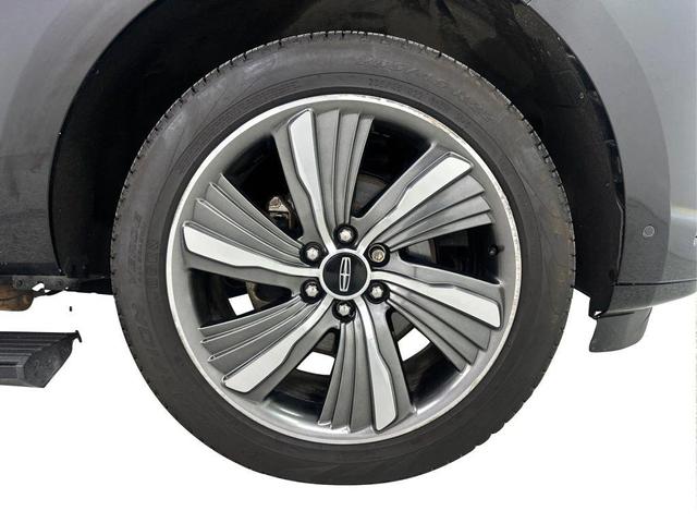 Photo of 2019 Black Lincoln Navigator L