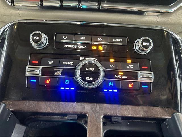 Photo of 2019 Black Lincoln Navigator L
