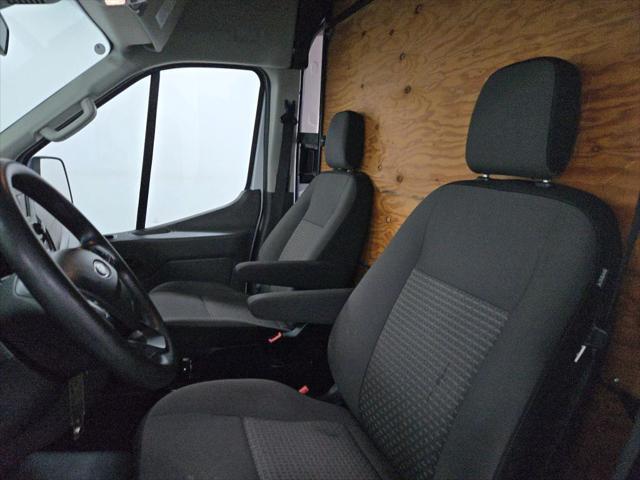Photo of 2023 White Ford Transit-350