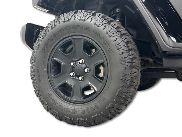 Photo of 2021 Black Jeep Gladiator