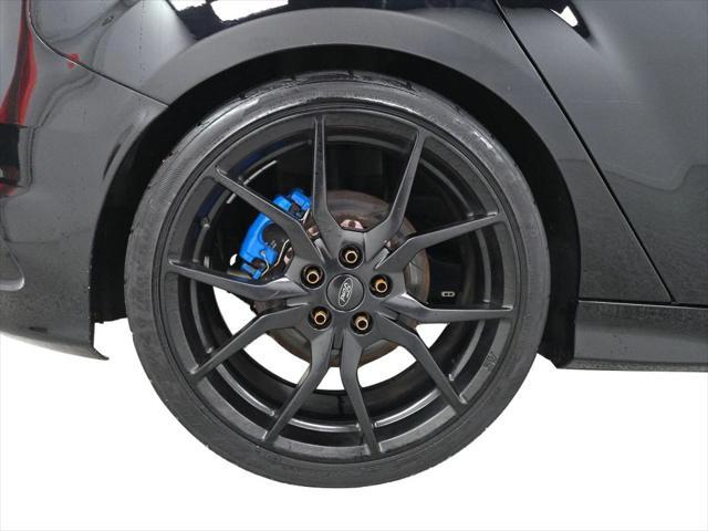 Photo of 2016 Black Ford Focus RS