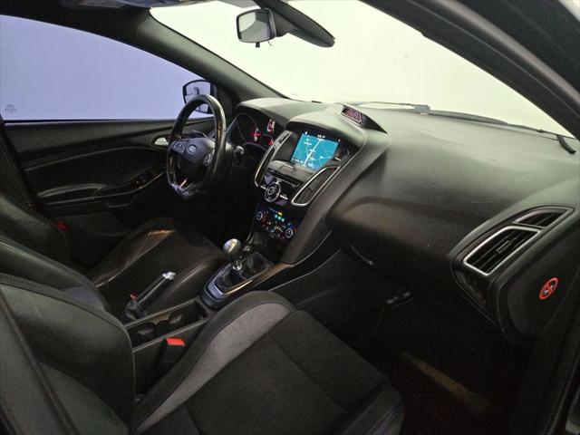 Photo of 2016 Black Ford Focus RS