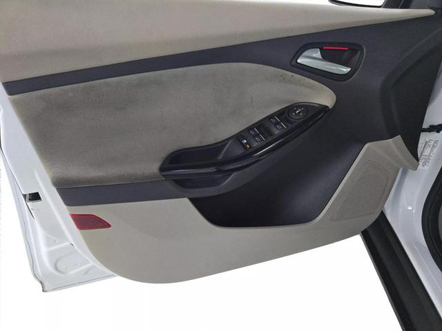 Photo of 2014 White Ford Focus Electric
