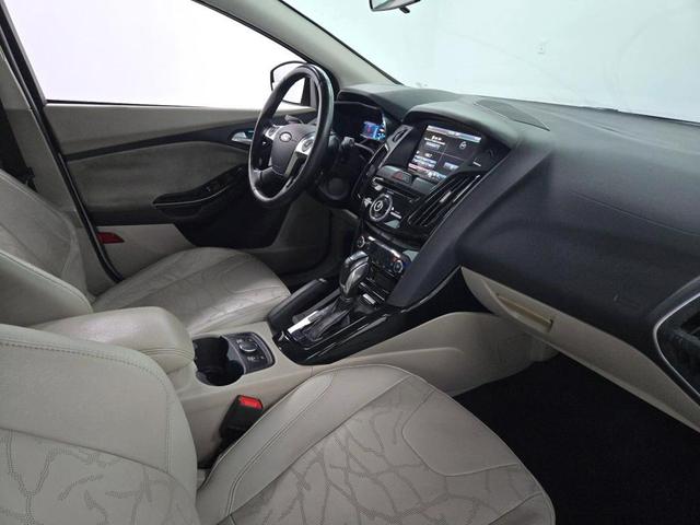 Photo of 2014 White Ford Focus Electric