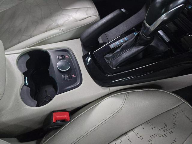 Photo of 2014 White Ford Focus Electric