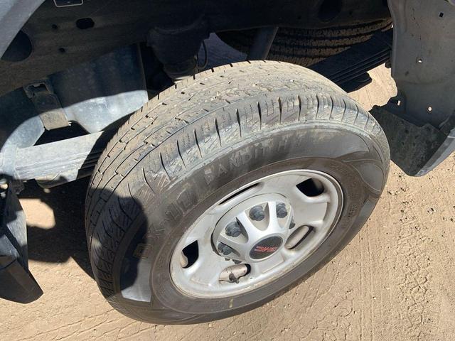 Photo of 2023 Summit White GMC Sierra 2500