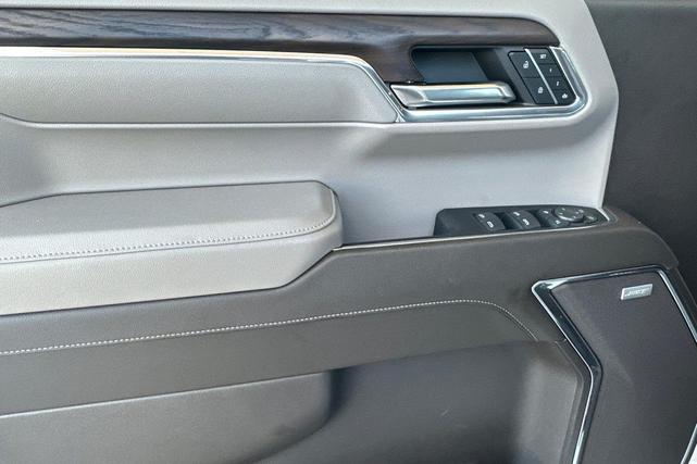 Photo of 2024 White Frost Tricoat GMC Sierra 1500