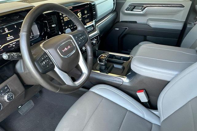 Photo of 2024 White Frost Tricoat GMC Sierra 1500