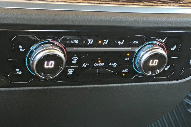 Photo of 2025 Summit White GMC Sierra 1500