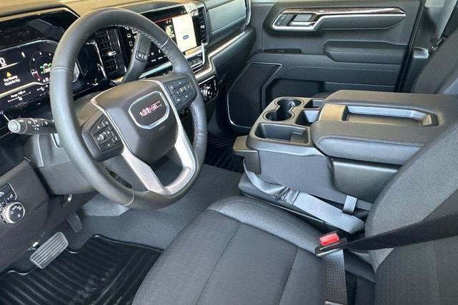 Photo of 2025 Summit White GMC Sierra 1500