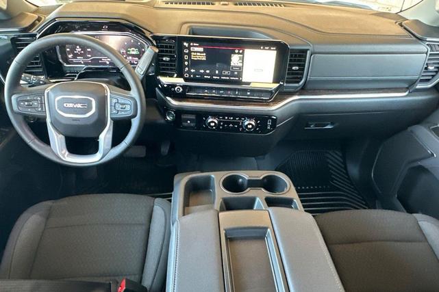 Photo of 2025 Summit White GMC Sierra 1500