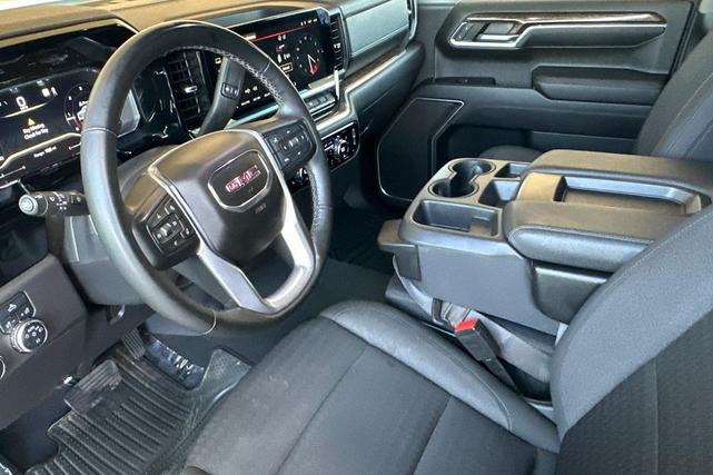Photo of 2023 Summit White GMC Sierra 1500