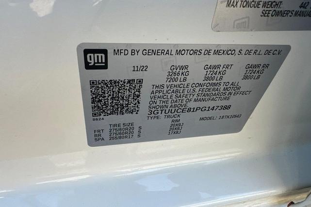 Photo of 2023 Summit White GMC Sierra 1500